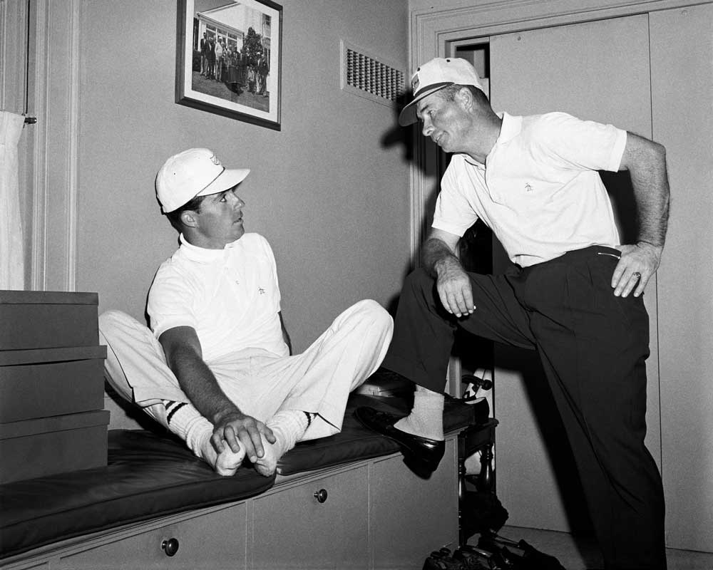 Gary Player and Sam Leonard in the locker room at the 1960 Masters.