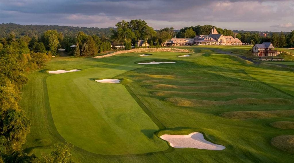 The dynamite 18th hole at Mountain Ridge, which finishes in front of the magnificent clubhouse.