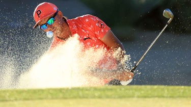 rickie fowler hits bunker shot