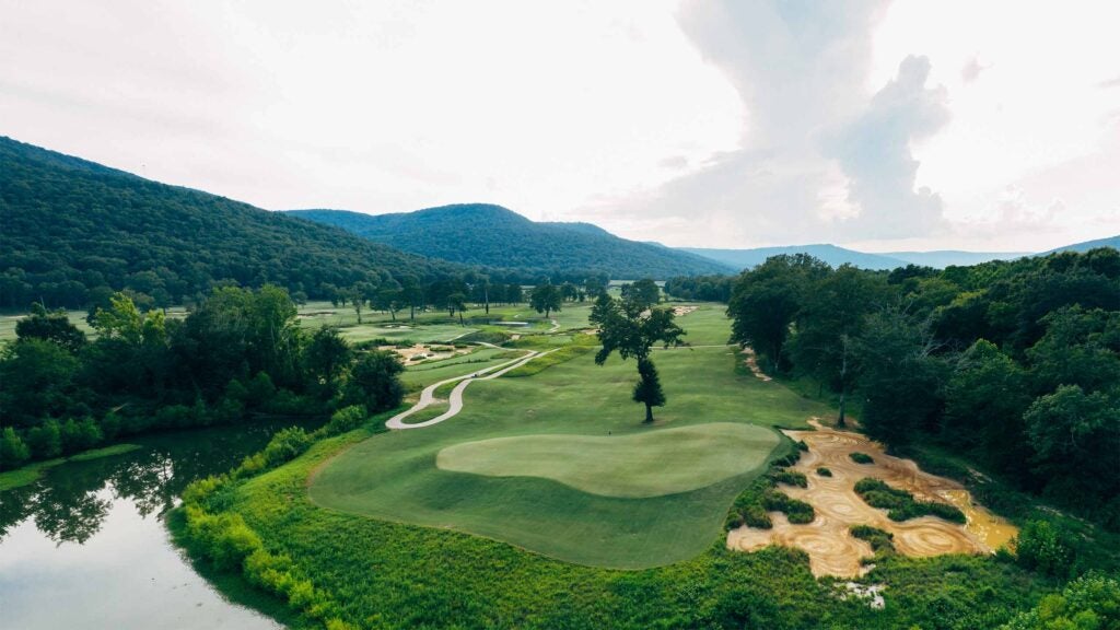 Sweetens Cove Golf Club in South Pittsburg, Tenn.